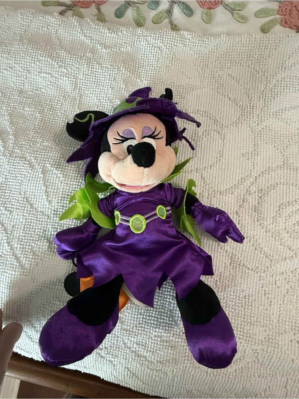 Disney Parks Minnie Mouse Halloween Witch Plush Purple Green Costume Pumpkin Bag